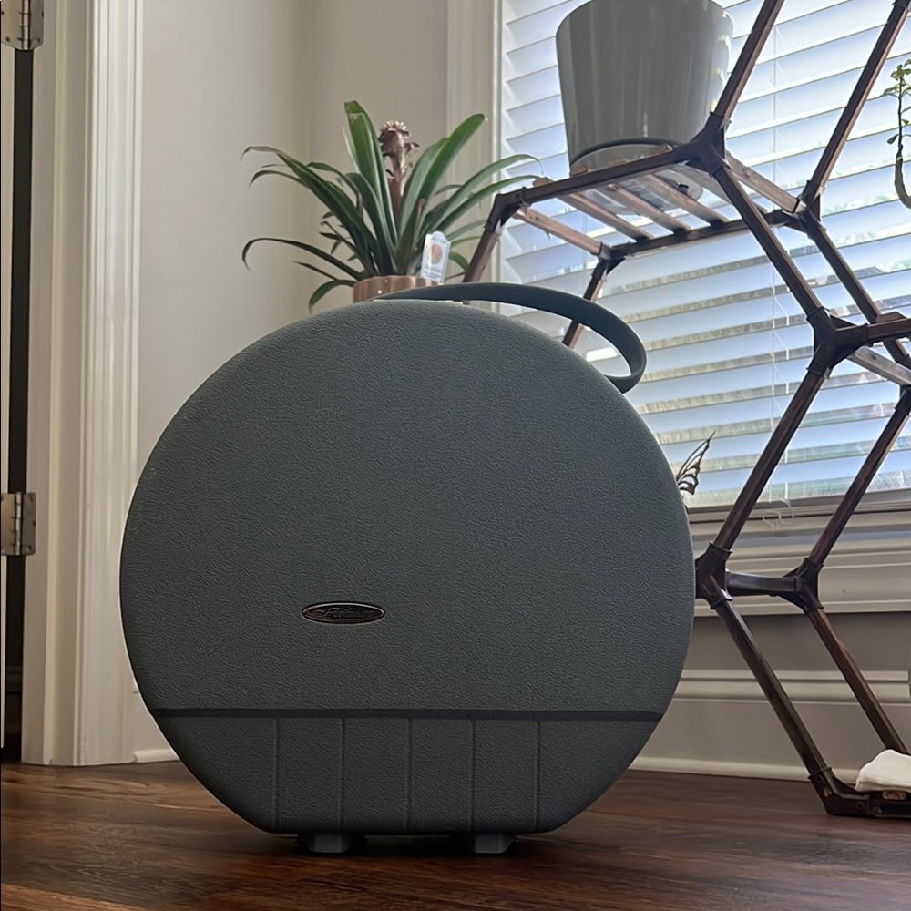 Round Blue luggage with Handle